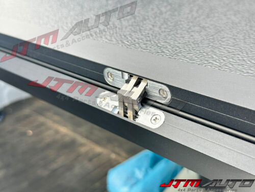 Aluminum Tri-Fold Folding Hard Tonneau Cover to suit Holden Colorado 2012-2020