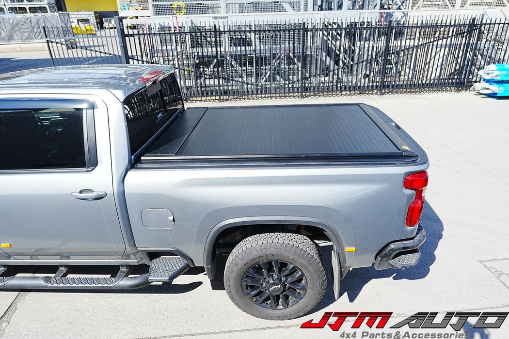 Remote-controlled electric cargo cover for Chevy Silverado 2500