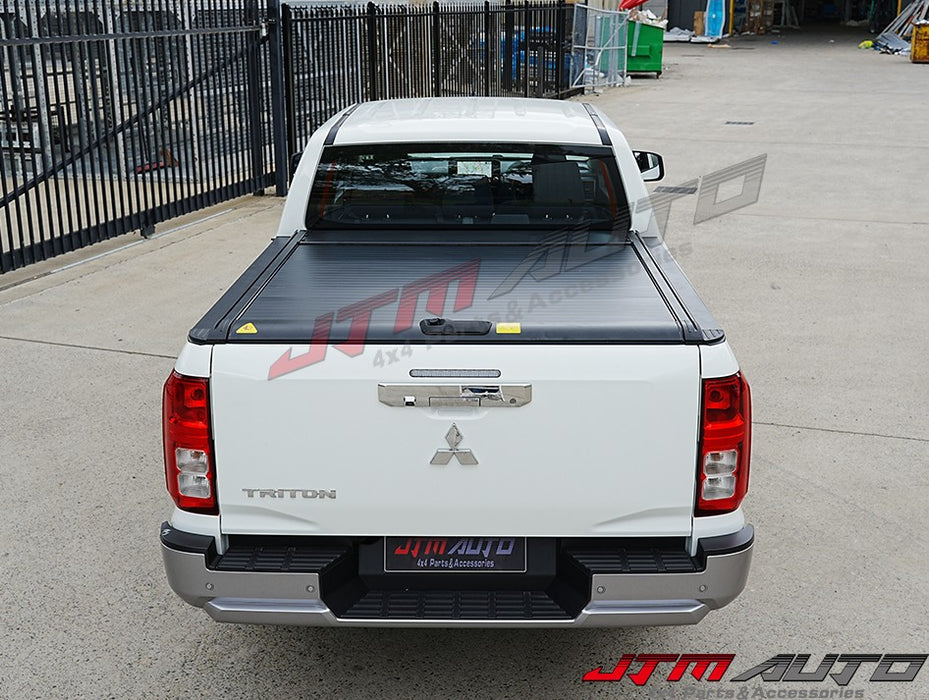 Retractable ute tub cover fitted to a Nissan Navara D27